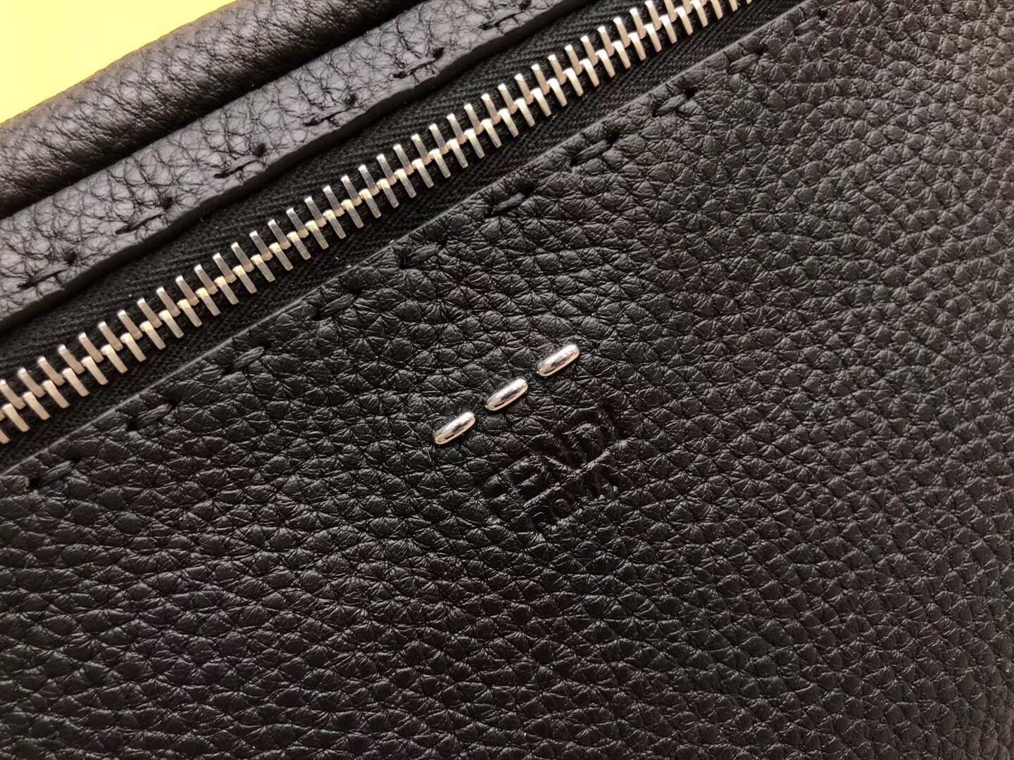 Fendi Belt Bag In Black Romano Leather 117