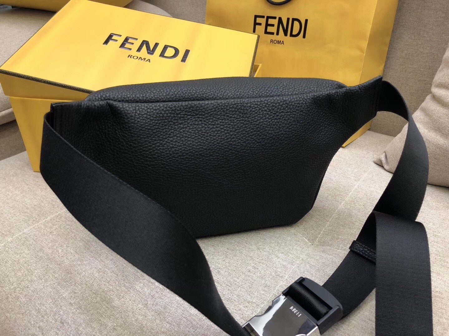 Fendi Belt Bag In Black Romano Leather 117