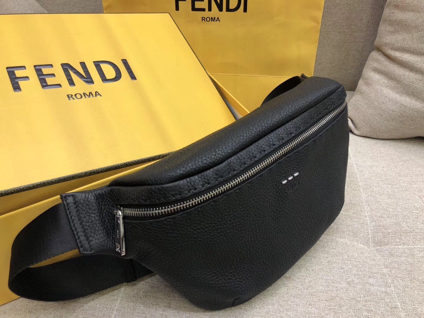 Fendi Belt Bag In Black Romano Leather 117
