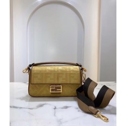 Fendi Baguette Medium Bag In Natural Straw 785