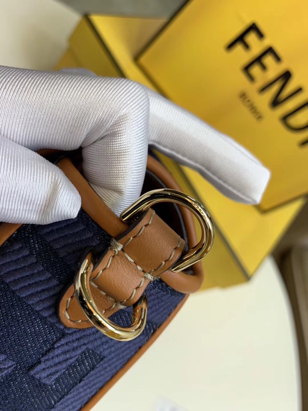 Fendi Baguette Medium Bag In Blue Denim 230