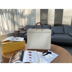 Fendi Sunshine Shopper Bag In White Calfskin 232