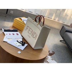 Fendi Sunshine Shopper Bag In White Calfskin 232